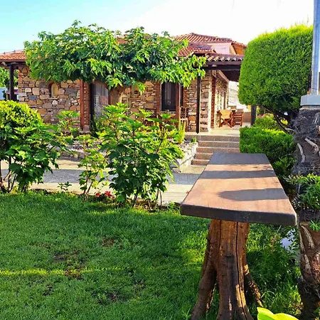 Dom wakacyjny Village Stone House