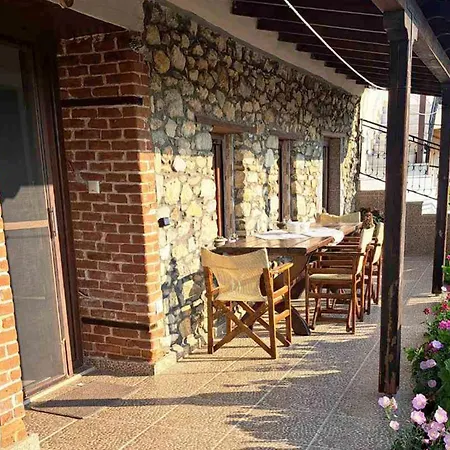 Village Stone House Dom wakacyjny *